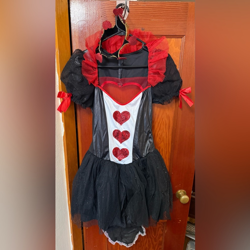 Leg Avenue Women’s Queen of Hearts Costume